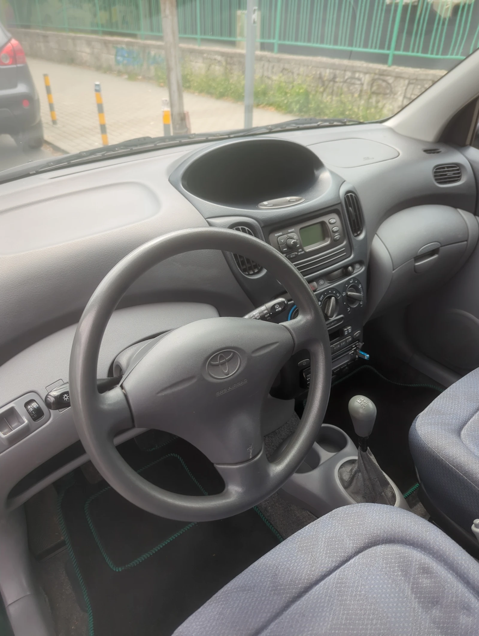 Toyota Yaris verso, снимка 14 - Автомобили и джипове - 55775396
