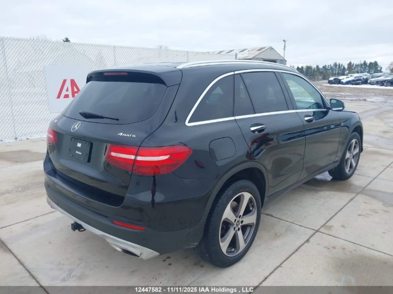 Mercedes-Benz GLC 300 AMG* 4MATIC* Памет* Панорама, снимка 3 - Автомобили и джипове - 52849175