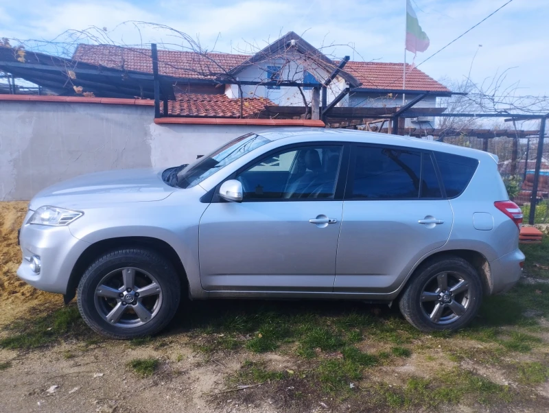 Toyota Rav4 4x2, снимка 2 - Автомобили и джипове - 53446349