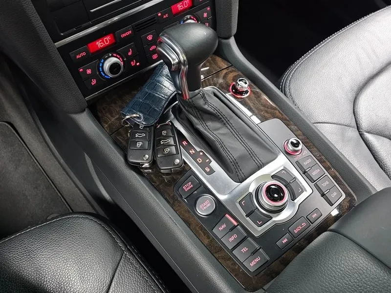 Audi Q7 3.0 TDI Quattro - САМО 30% АВАНС, снимка 9 - Автомобили и джипове - 55951552