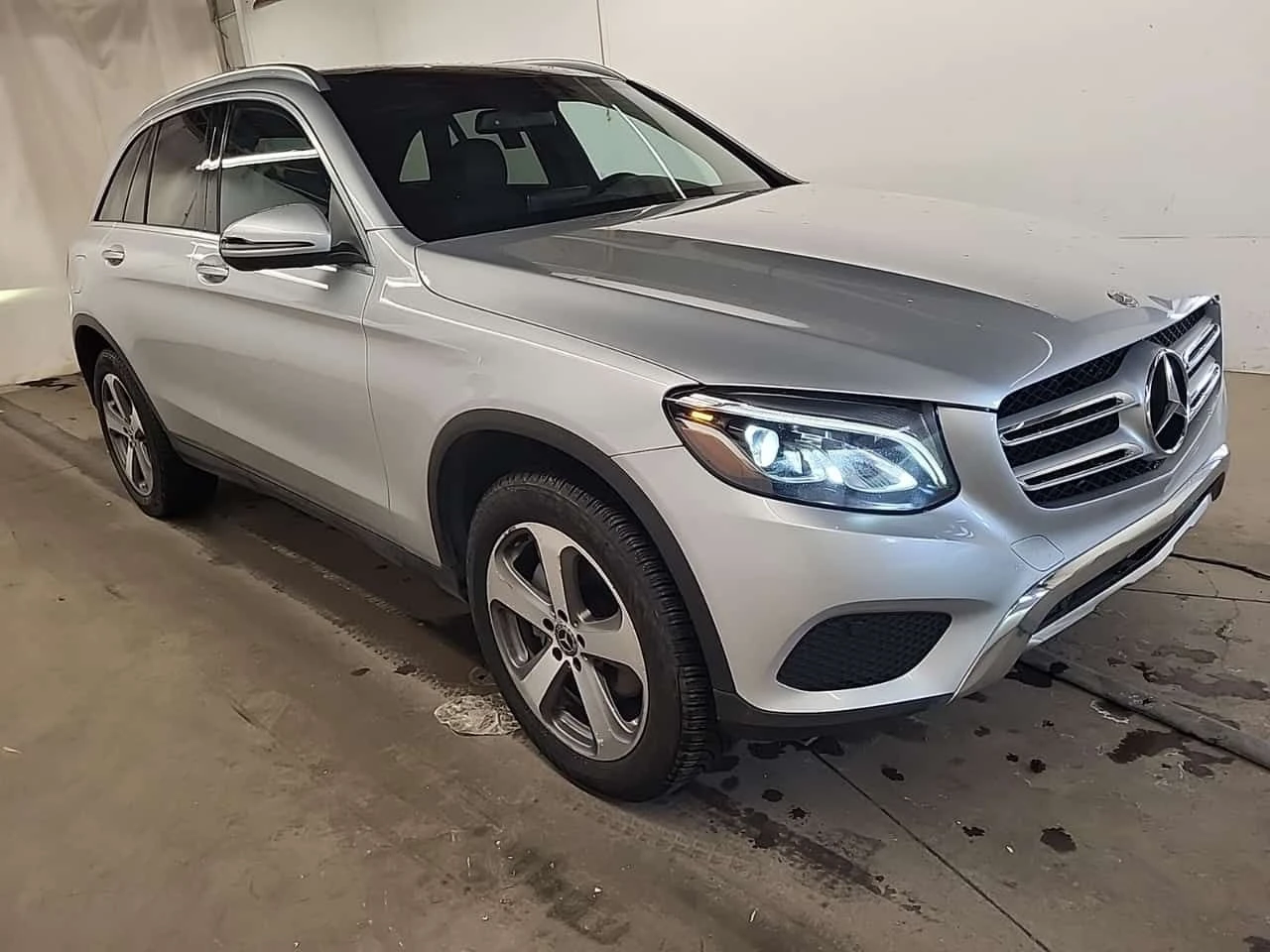 Mercedes-Benz GLC 300 4MATIC | PANO | KEYLESS | AMBIENT | ПОДГРЕВИ | , снимка 2 - Автомобили и джипове - 53759890