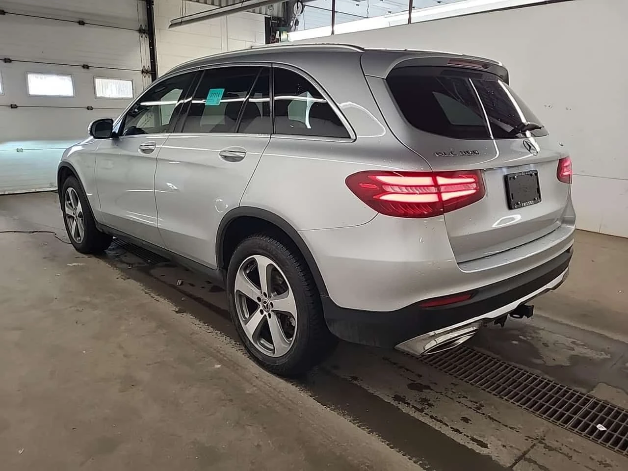 Mercedes-Benz GLC 300 4MATIC | PANO | KEYLESS | AMBIENT | ПОДГРЕВИ | , снимка 4 - Автомобили и джипове - 53759890