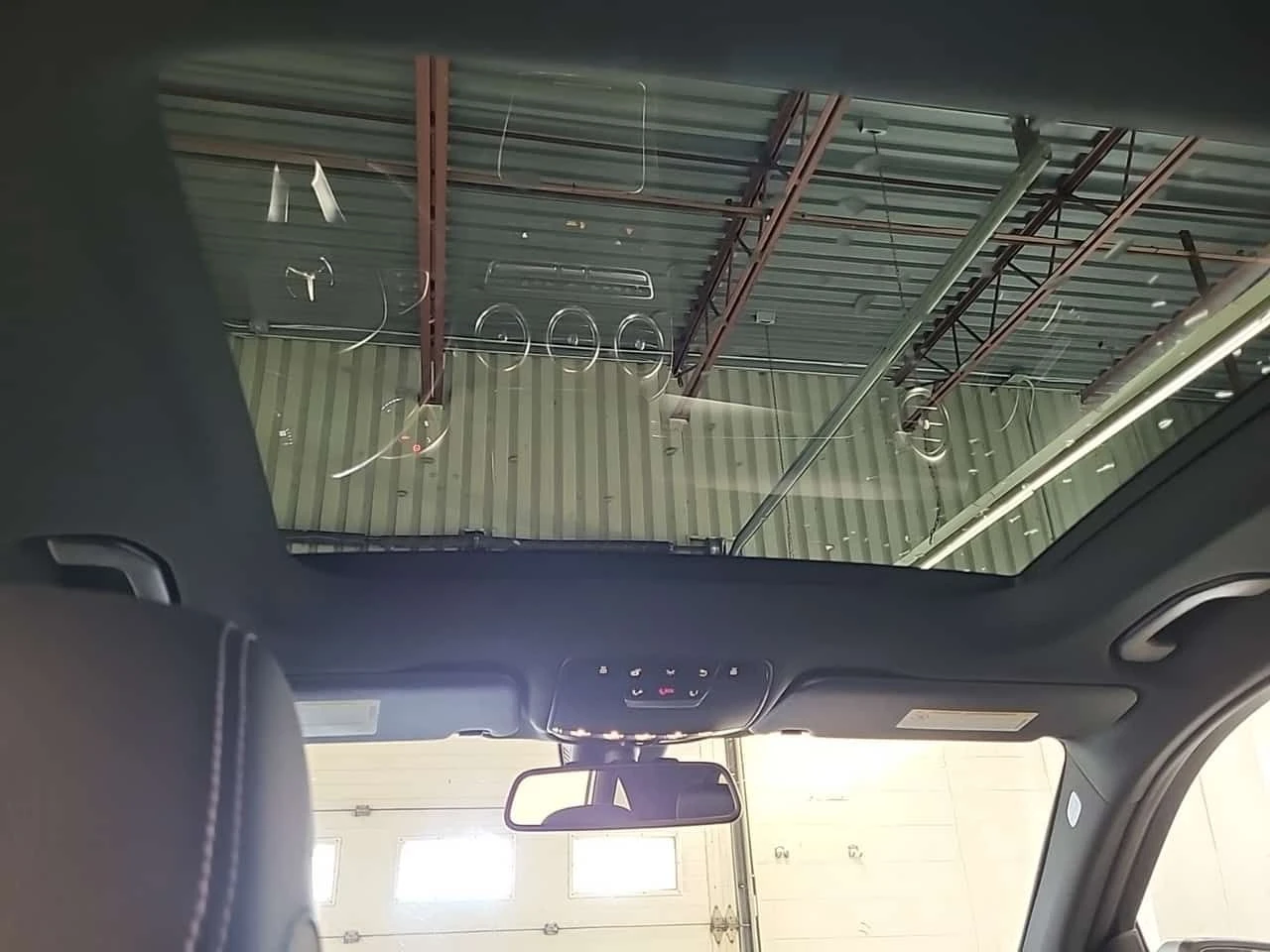 Mercedes-Benz GLC 300 4MATIC | PANO | KEYLESS | AMBIENT | ПОДГРЕВИ | , снимка 13 - Автомобили и джипове - 53759890