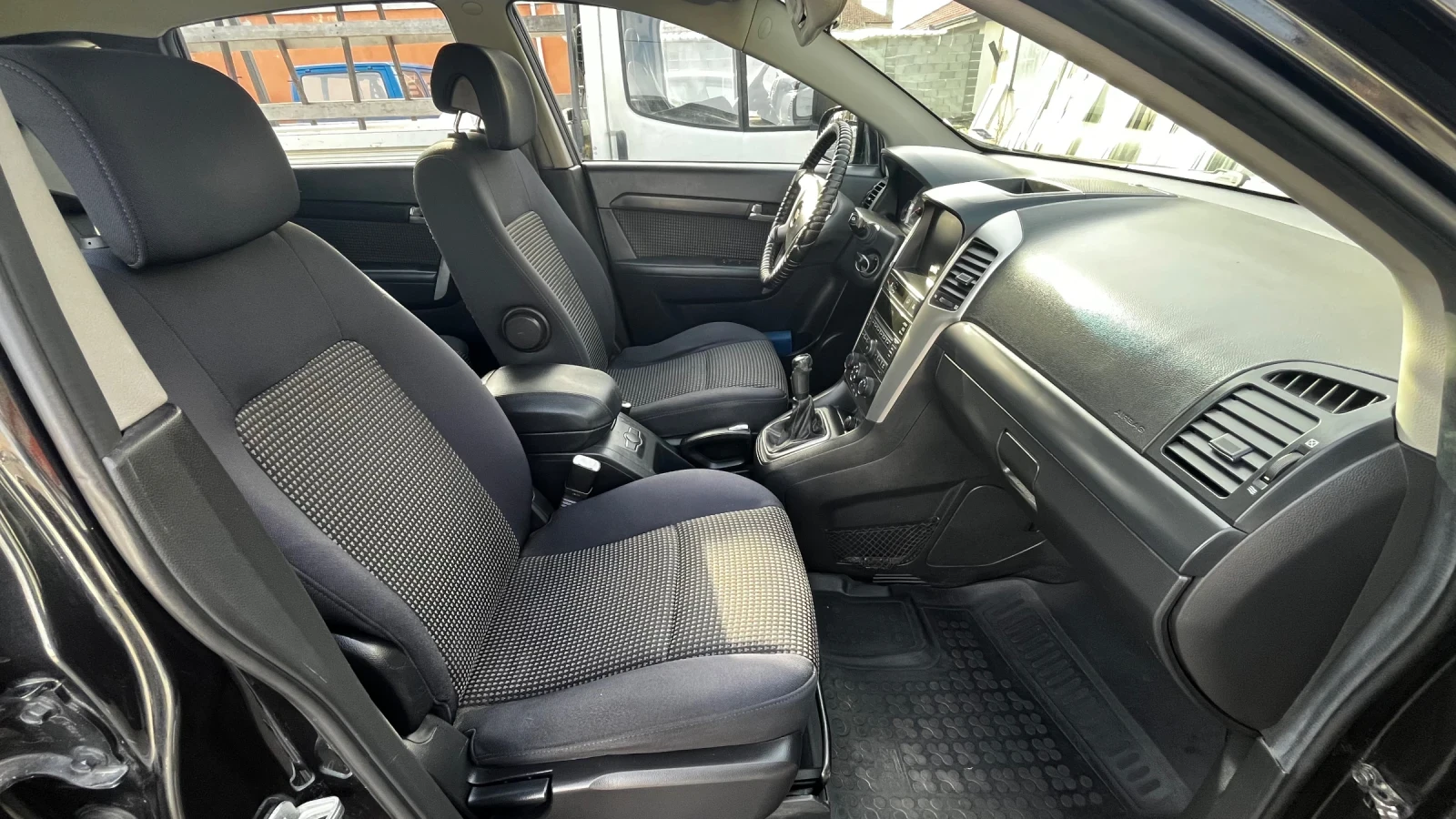 Chevrolet Captiva, снимка 13 - Автомобили и джипове - 54267145