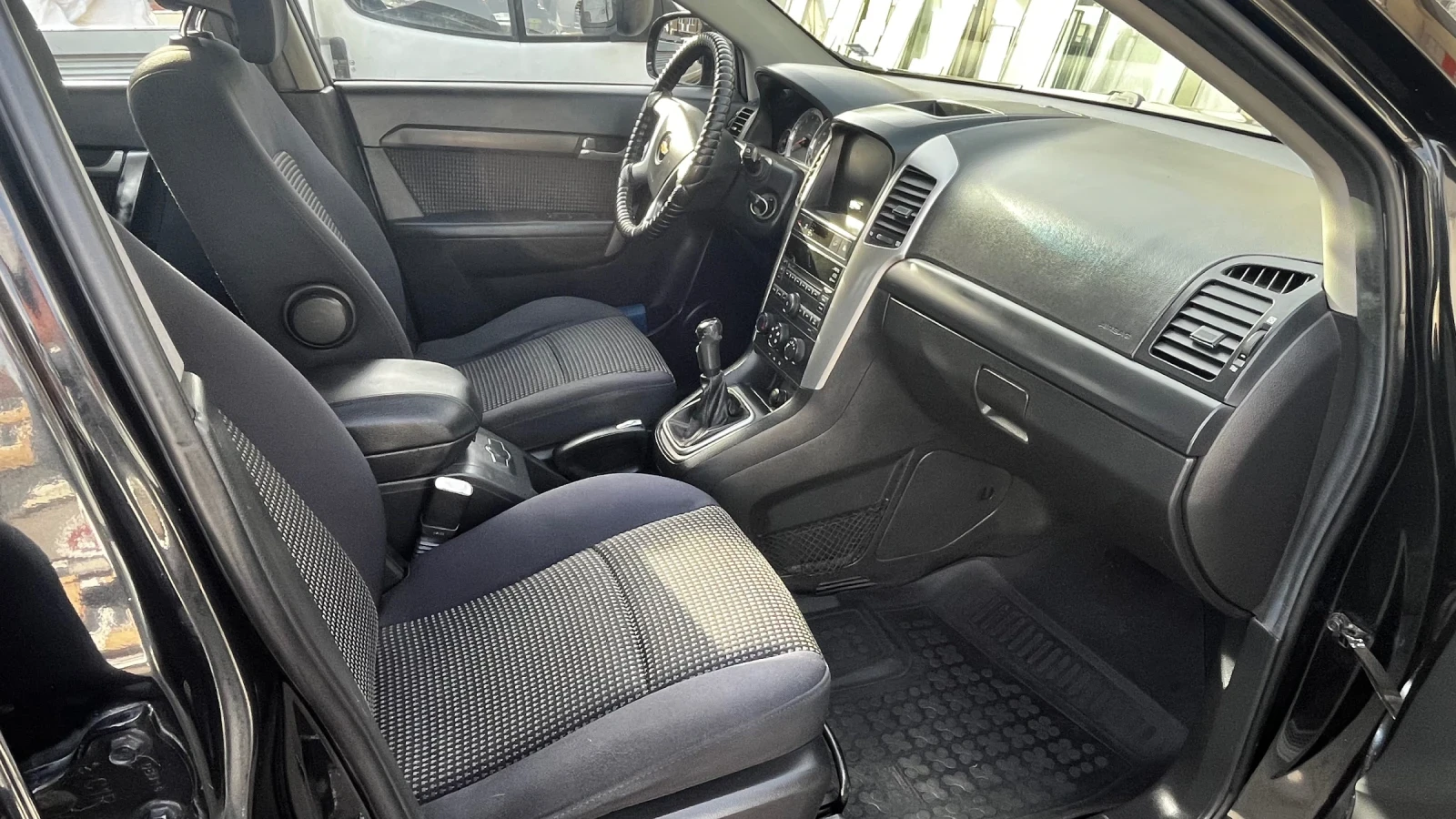 Chevrolet Captiva, снимка 11 - Автомобили и джипове - 54267145