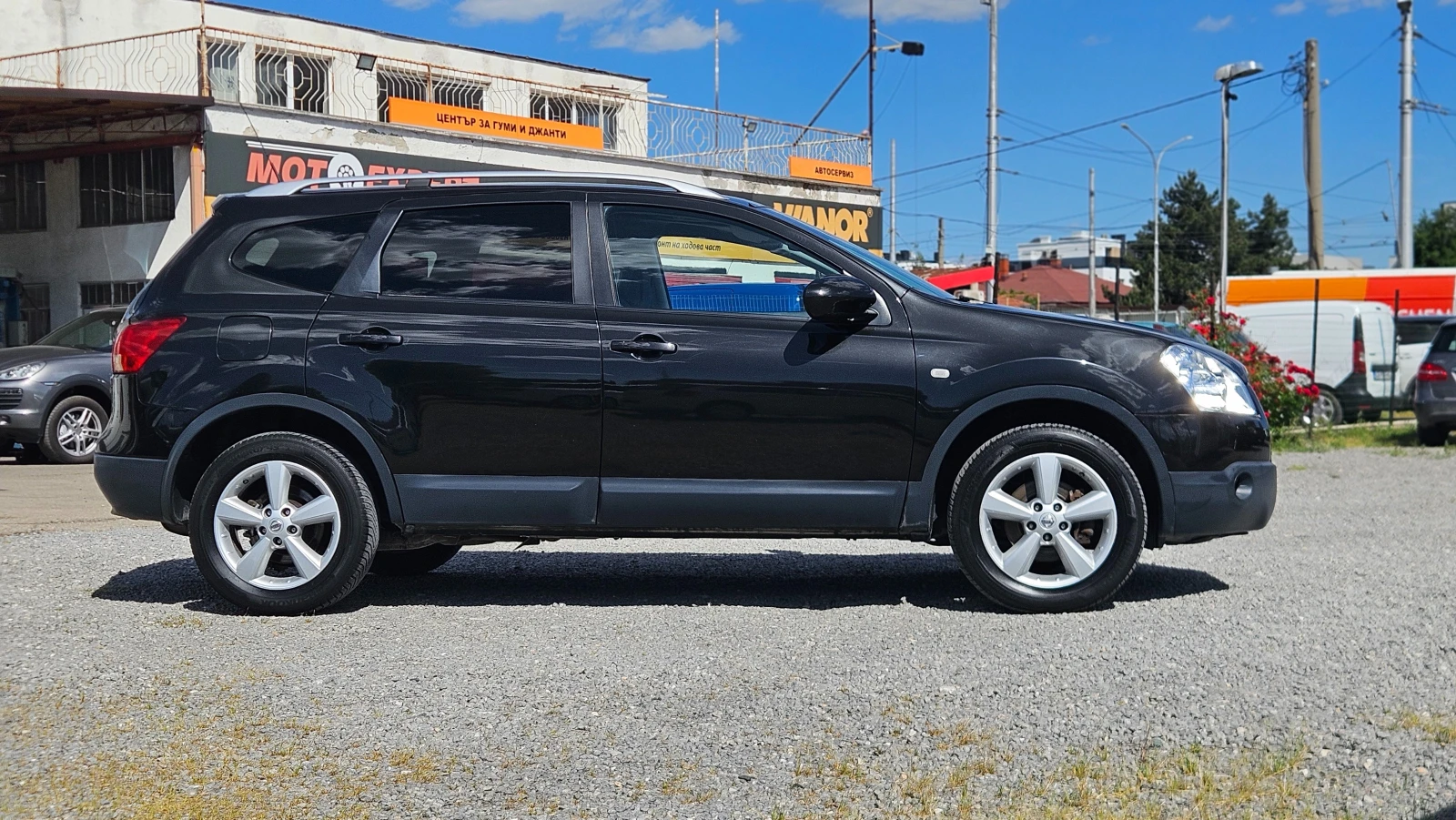 Nissan Qashqai 1.5 7 места, снимка 8 - Автомобили и джипове - 54711907