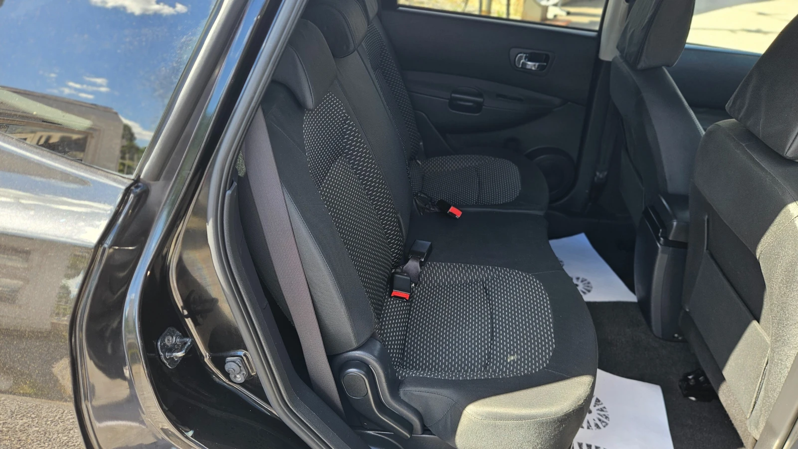 Nissan Qashqai 1.5 7 места, снимка 13 - Автомобили и джипове - 54711907