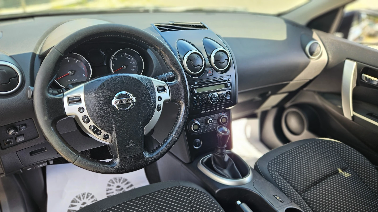 Nissan Qashqai 1.5 7 места, снимка 9 - Автомобили и джипове - 54711907