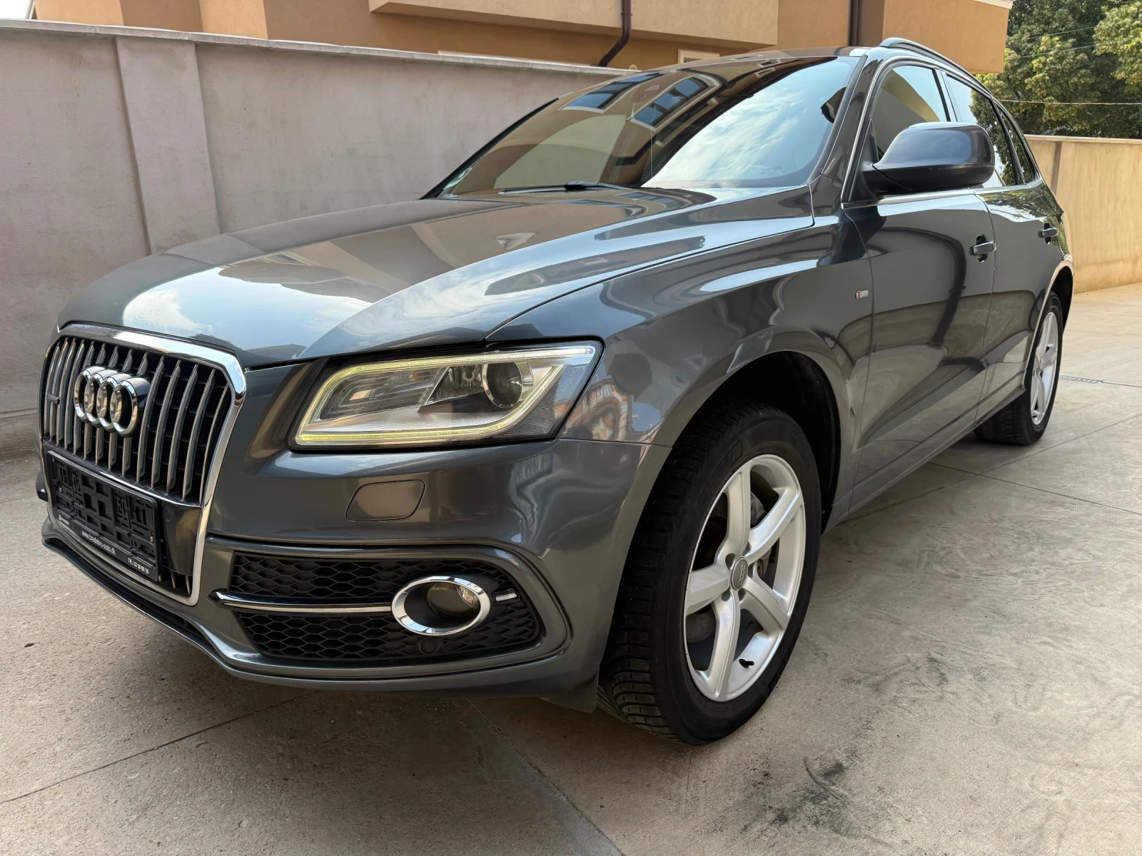 Audi Q5 3.0 tdi - S line