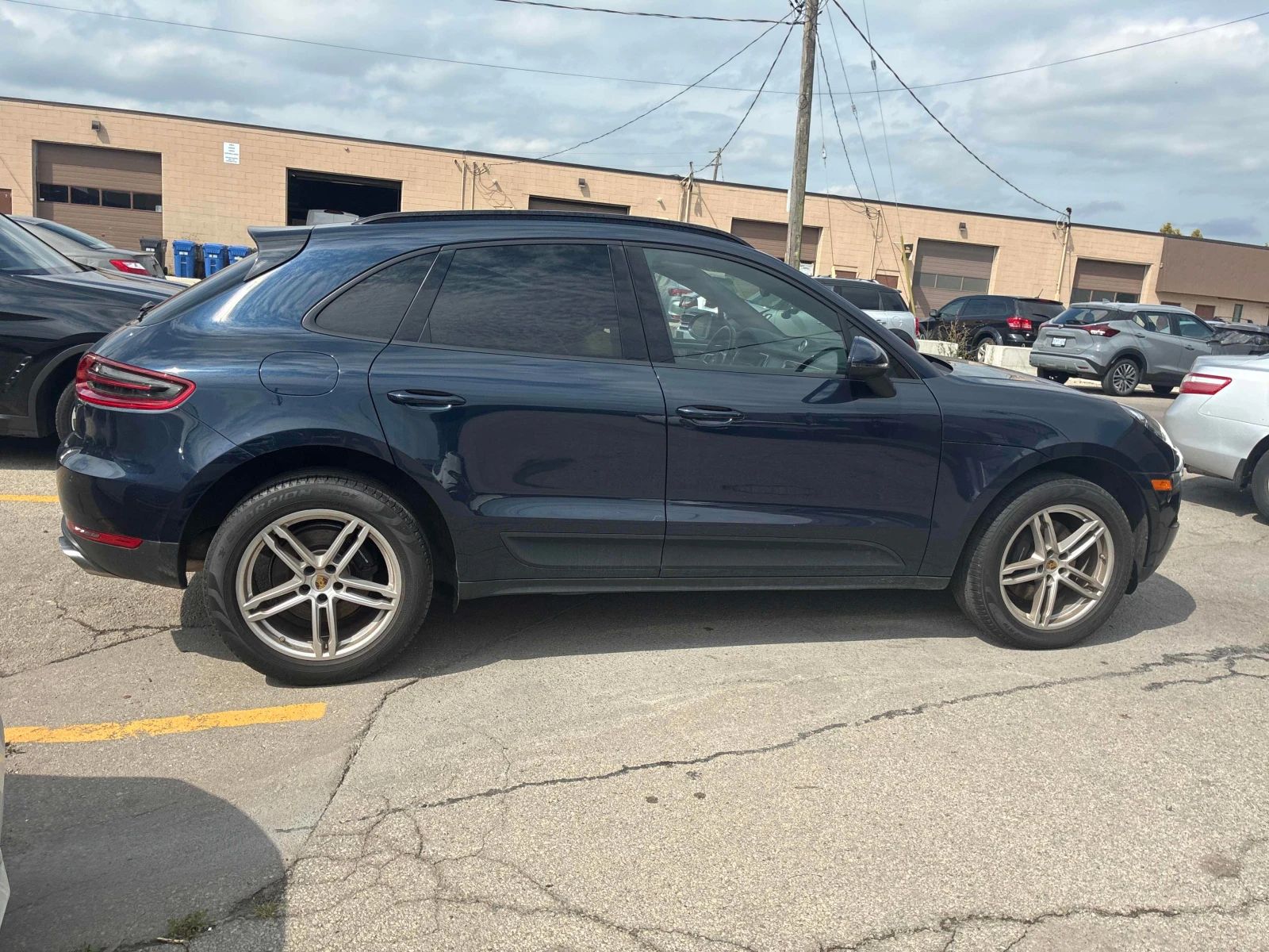 Porsche Macan * AWD * CARFAX * ОПЦИЯ ЗА ФИНАНСИРАНЕ, снимка 3 - Автомобили и джипове - 56114179