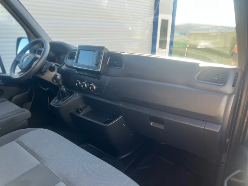 Renault Master 2021г. / 202 000км / Климатик, снимка 15 - Бусове и автобуси - 51831243