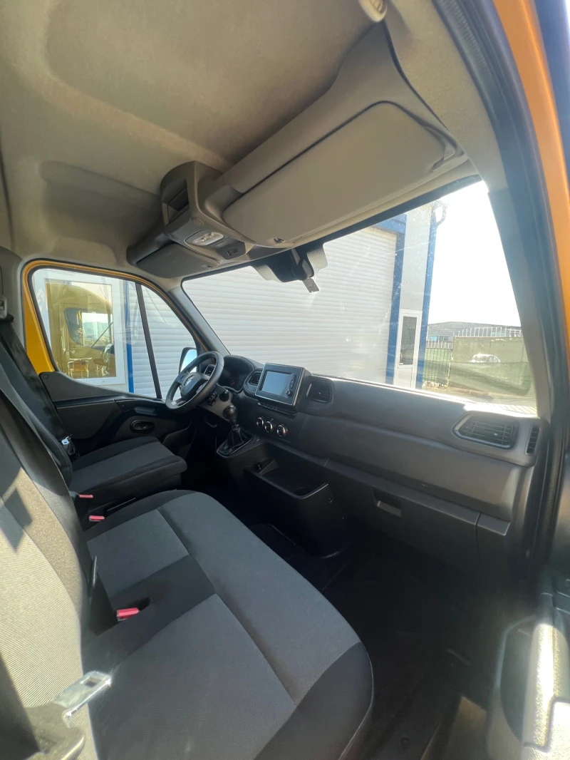 Renault Master 2021г. / 202 000км / Климатик, снимка 14 - Бусове и автобуси - 51831243