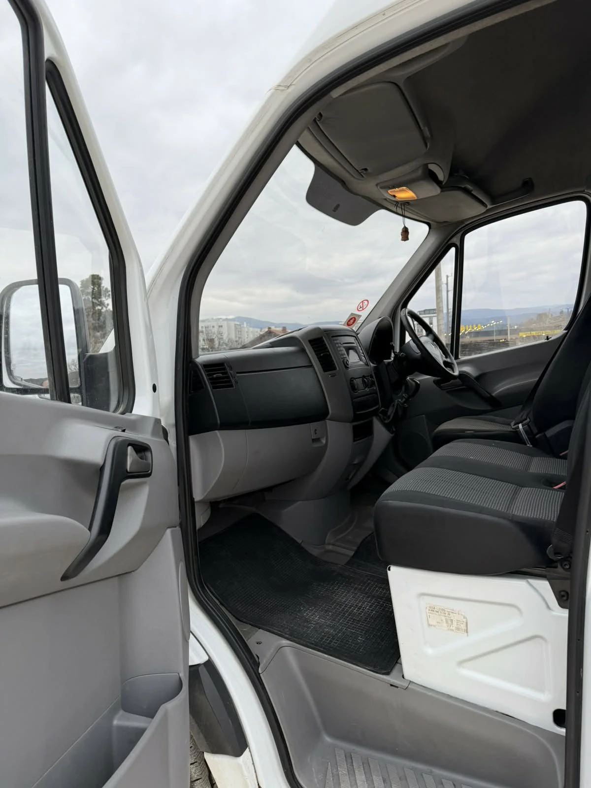 Mercedes-Benz 313, снимка 6 - Бусове и автобуси - 54195887