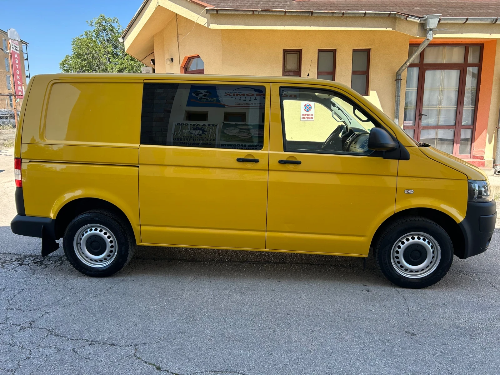 VW Transporter 2.0TDI * ДВЕ СТР. ВРАТИ* , снимка 4 - Бусове и автобуси - 55617561