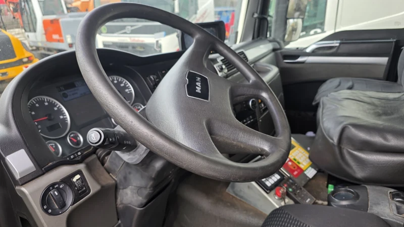 Man Tgs 28 360 EURO 5 6X2 Сметосъбирач, снимка 10 - Камиони - 53454301