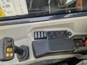 Телескопичен товарач Deutz-Fahr AGRIVICTOR, снимка 11