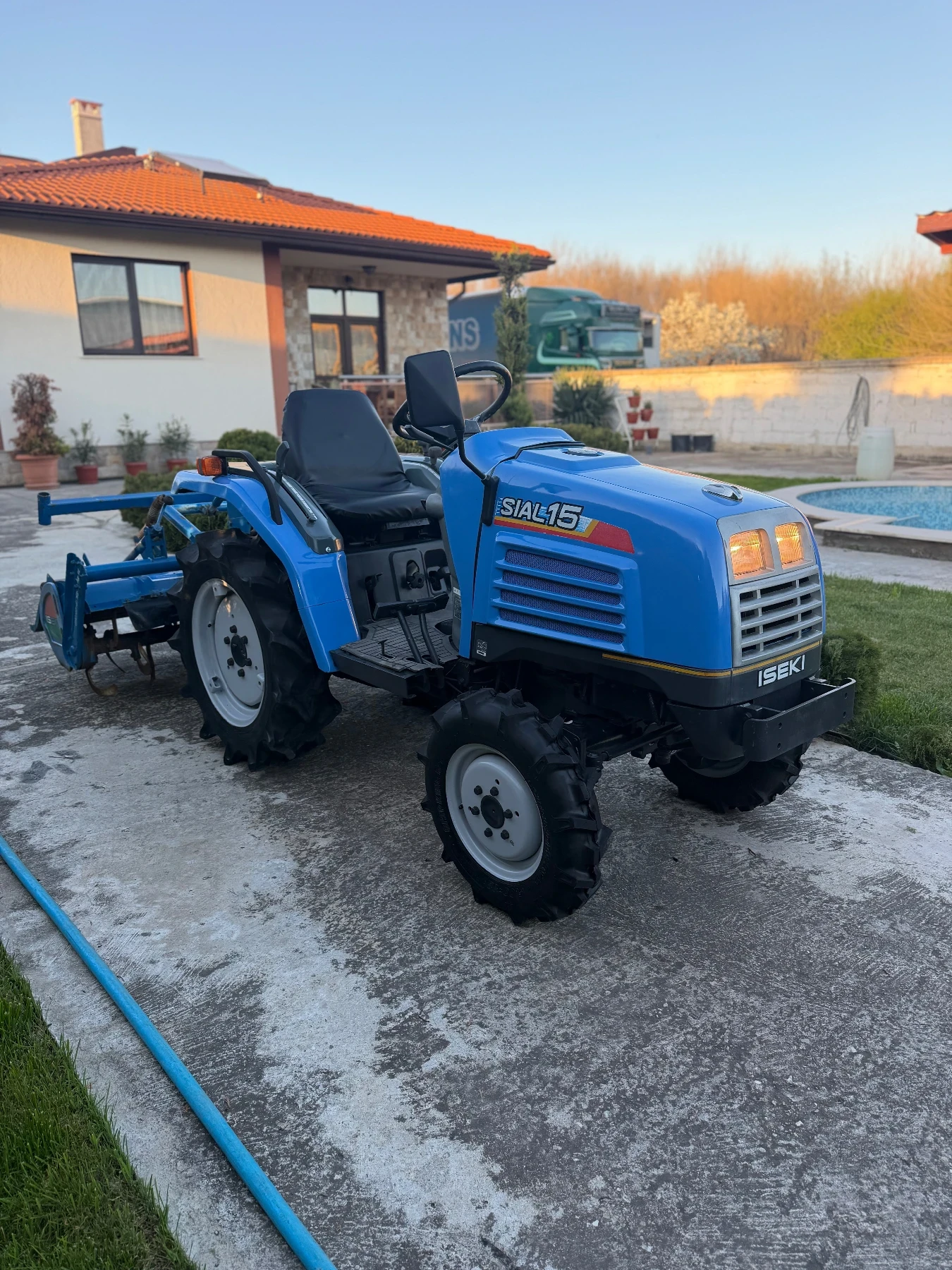 Трактор ISEKI * SIAL-15* ОБСЛУЖЕН* ГОТОВ ЗА РАБОТА* , снимка 2 - Селскостопанска техника - 54140790