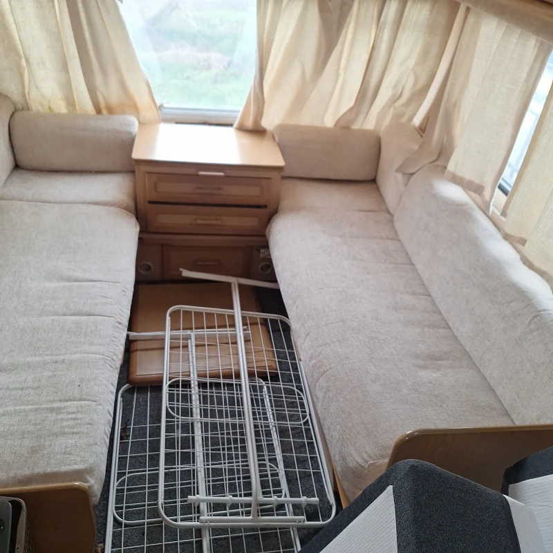 Каравана Swift Chalenger, снимка 8 - Каравани и кемпери - 53116954