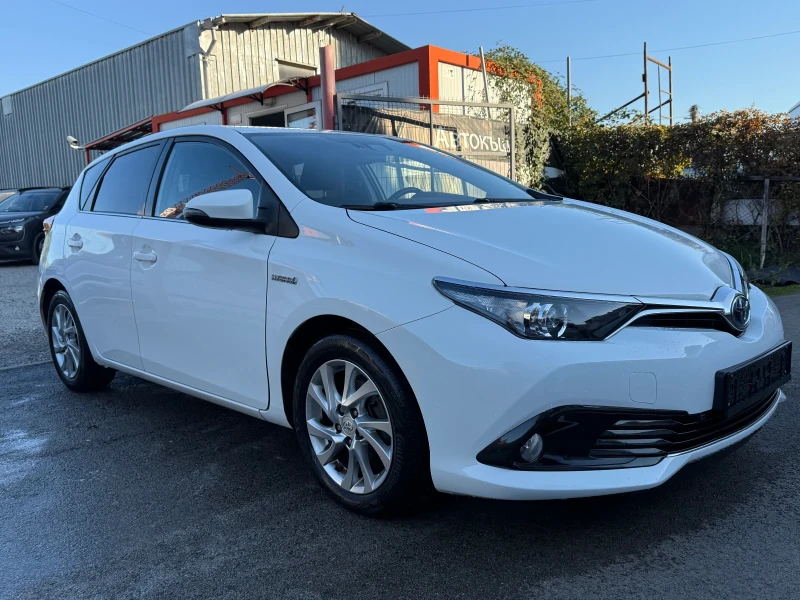 Toyota Auris Facelift 1.8i (100 кс) Hybrid e-CVT-automatic EU6, снимка 1 - Автомобили и джипове - 47729328