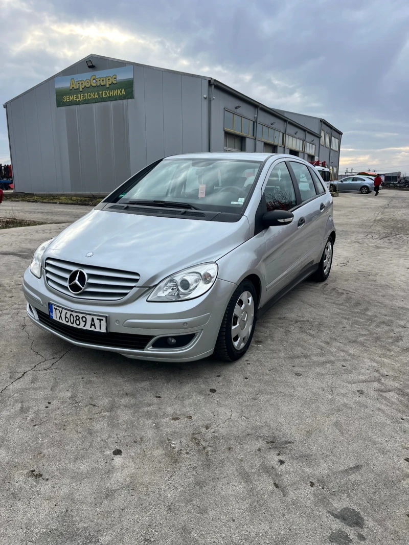 Mercedes-Benz B 180, снимка 1 - Автомобили и джипове - 48124907