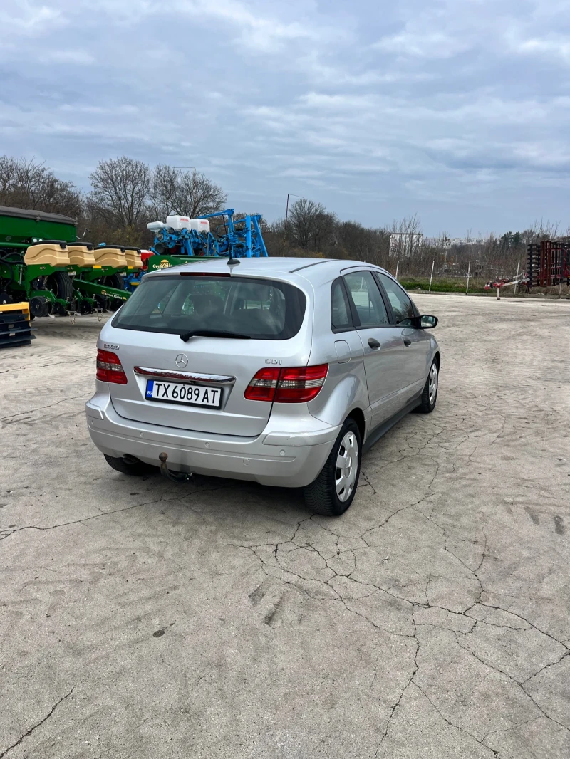 Mercedes-Benz B 180, снимка 3 - Автомобили и джипове - 48124907