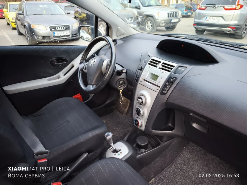 Toyota Yaris, снимка 14 - Автомобили и джипове - 48969129