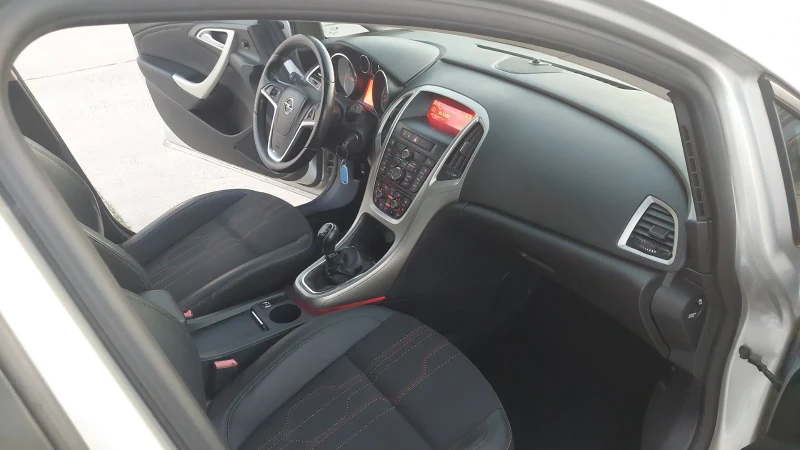 Opel Astra * GERMANY* DIESEL* 1.7* 6 СКОРОСТИ , снимка 12 - Автомобили и джипове - 52446643