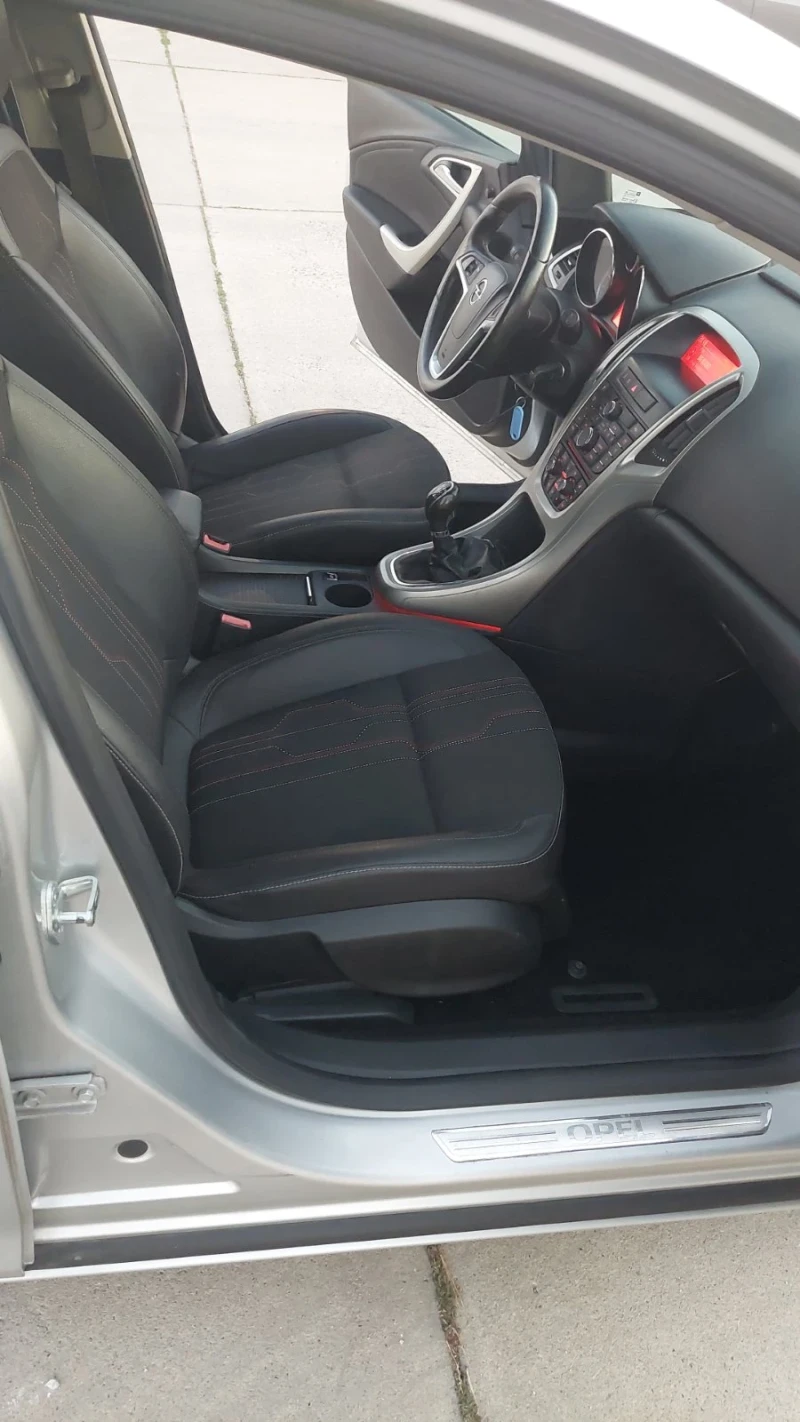 Opel Astra * GERMANY* DIESEL* 1.7* 6 СКОРОСТИ , снимка 9 - Автомобили и джипове - 52446643
