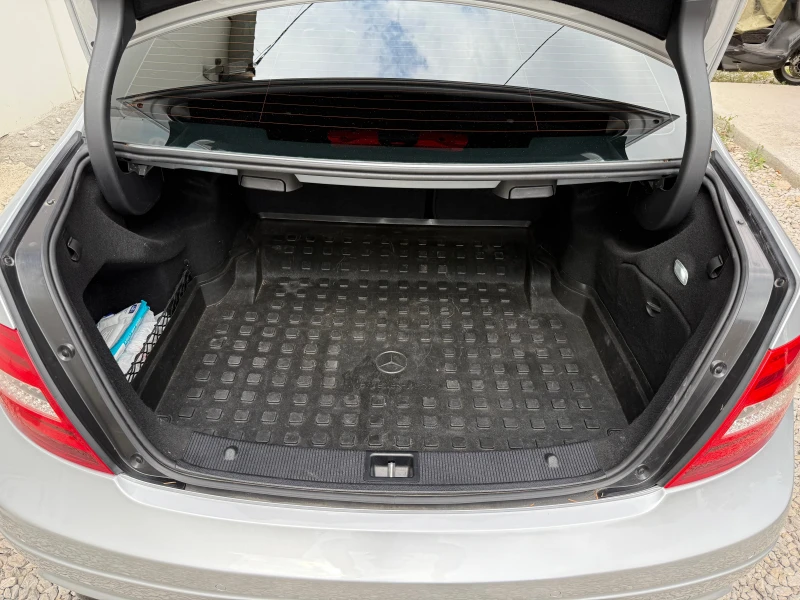 Mercedes-Benz C 250 cdi 4matic AMG-SPORT FACELIFT XENON ШВЕЙЦАРИЯ, снимка 17 - Автомобили и джипове - 51511585