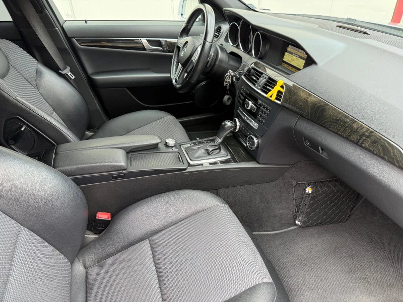 Mercedes-Benz C 250 cdi 4matic AMG-SPORT FACELIFT XENON ШВЕЙЦАРИЯ, снимка 11 - Автомобили и джипове - 51511585