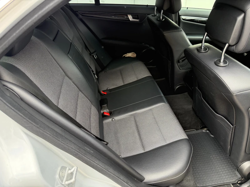 Mercedes-Benz C 250 cdi 4matic AMG-SPORT FACELIFT XENON ШВЕЙЦАРИЯ, снимка 10 - Автомобили и джипове - 51511585