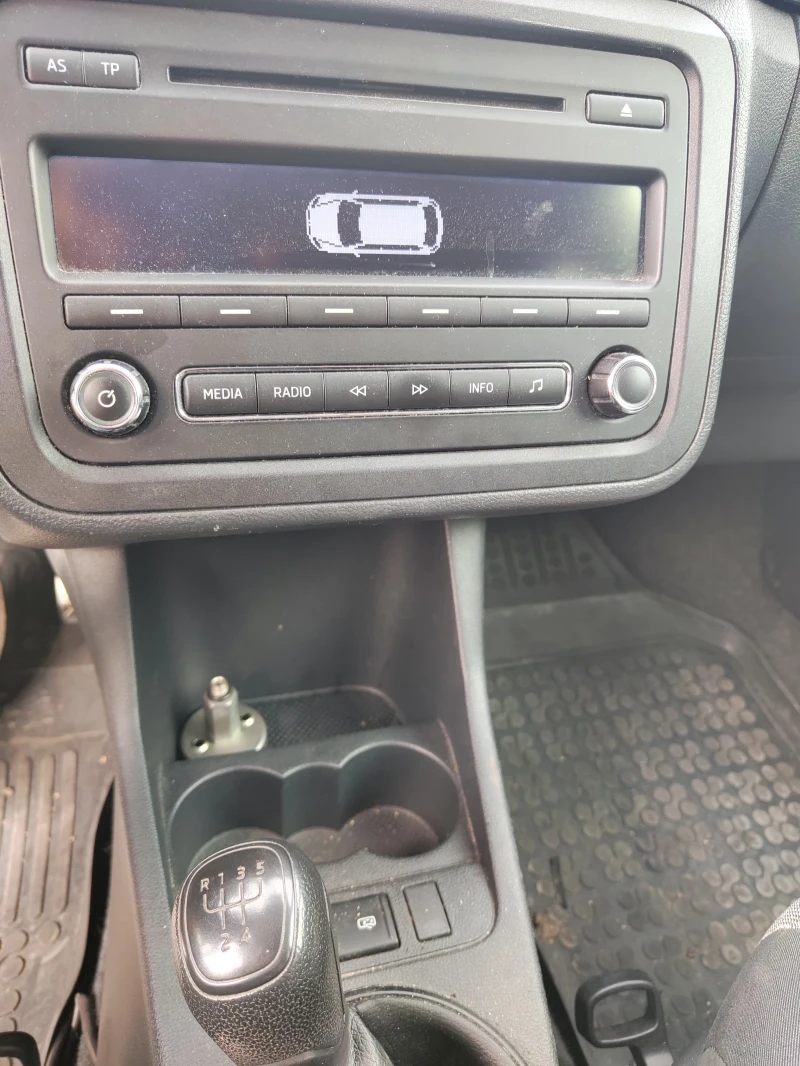 Skoda Fabia, снимка 7 - Автомобили и джипове - 52190888