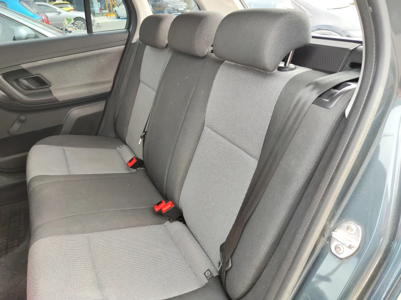 Skoda Fabia, снимка 8 - Автомобили и джипове - 52190888