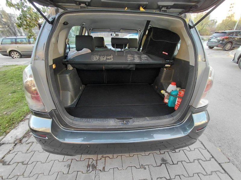 Toyota Corolla verso, снимка 17 - Автомобили и джипове - 52555136