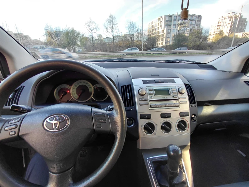 Toyota Corolla verso, снимка 8 - Автомобили и джипове - 52555136