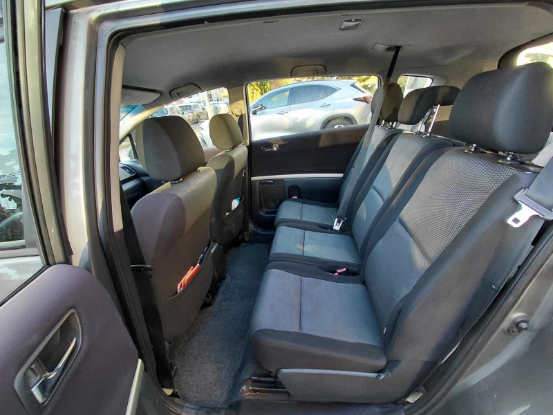 Toyota Corolla verso, снимка 16 - Автомобили и джипове - 52555136