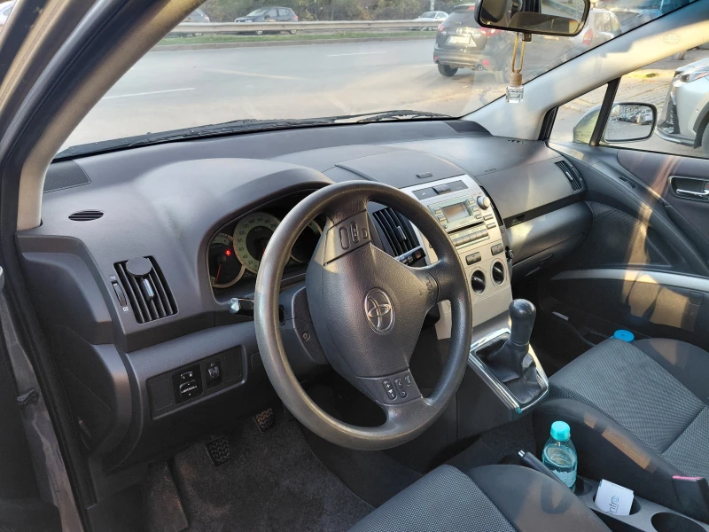 Toyota Corolla verso, снимка 7 - Автомобили и джипове - 52555136