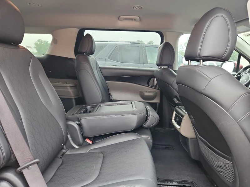 Kia Carnival, снимка 11 - Автомобили и джипове - 52910116