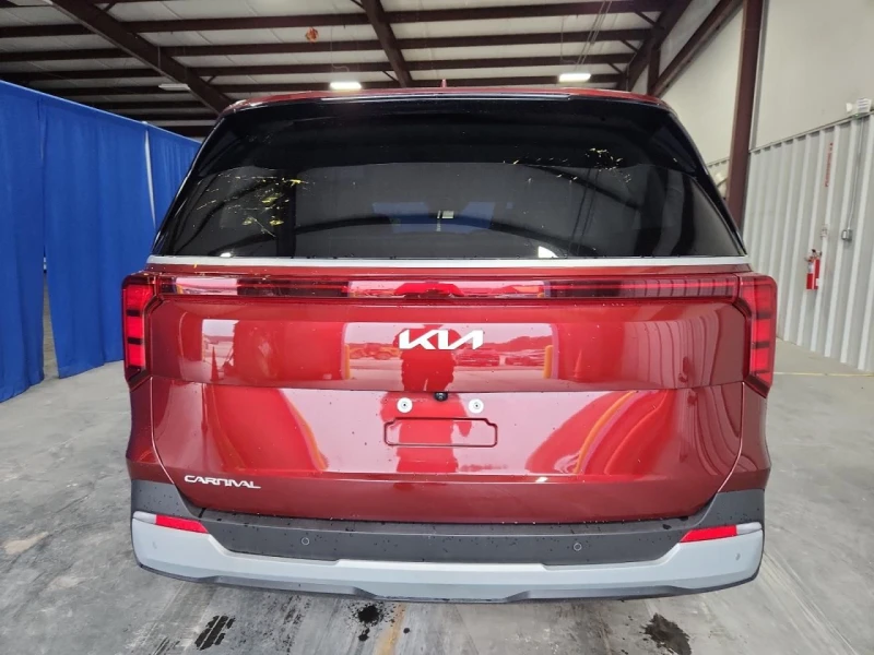 Kia Carnival, снимка 6 - Автомобили и джипове - 52910116