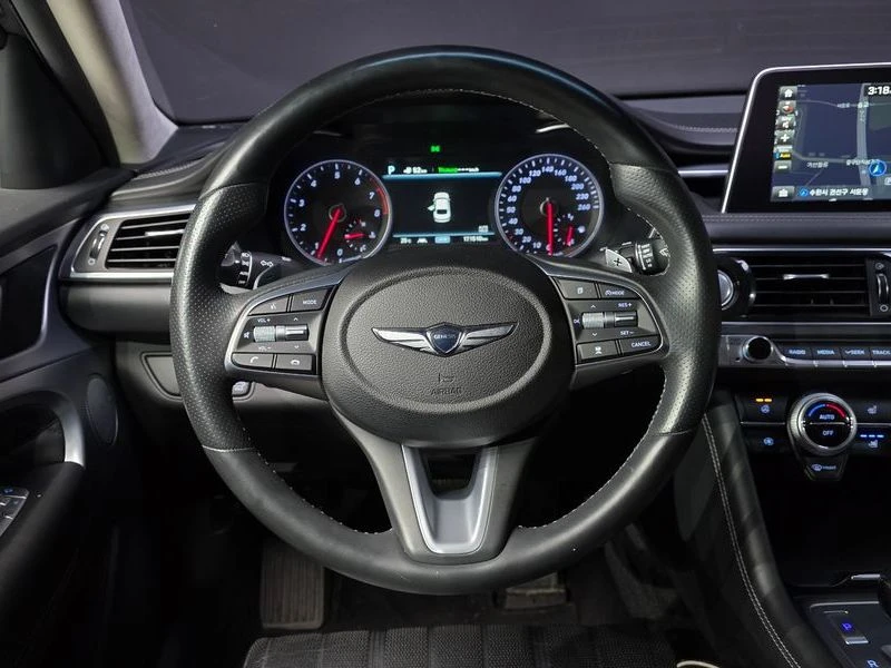 Genesis G70 2.0 Automatic, снимка 8 - Автомобили и джипове - 55598175