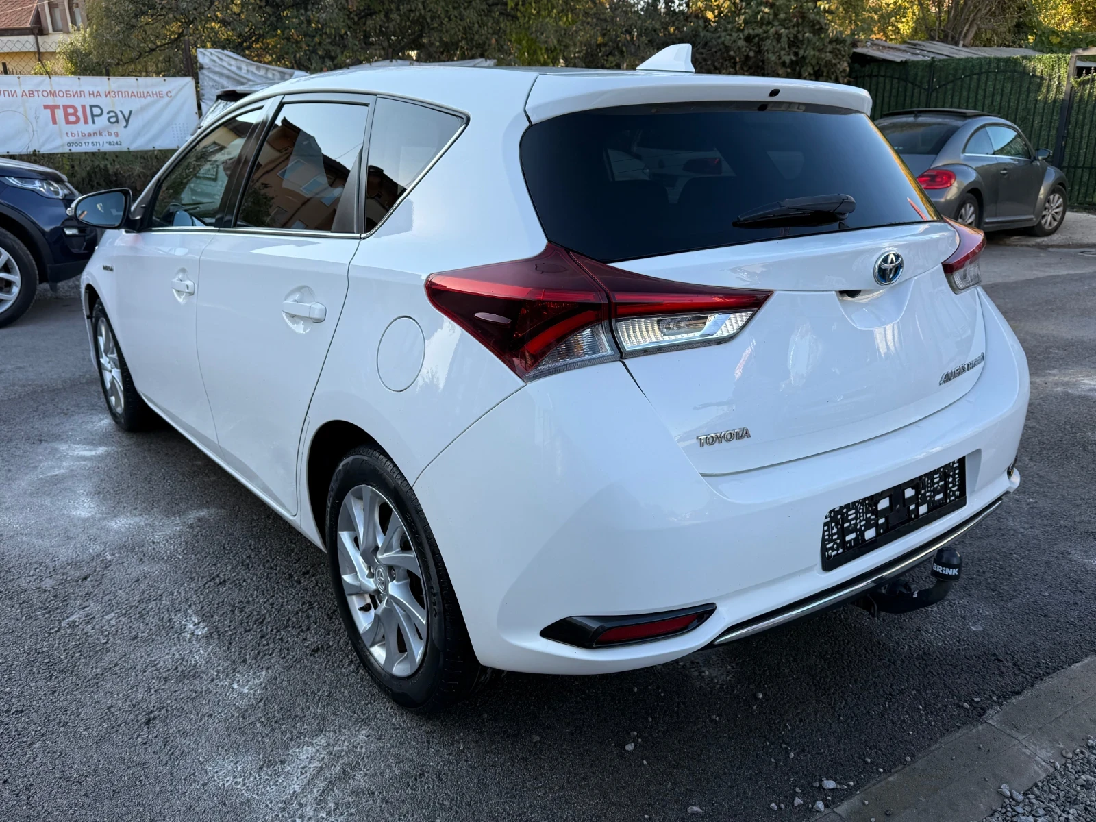 Toyota Auris Facelift 1.8i (100 кс) Hybrid e-CVT-automatic EU6 - изображение 6