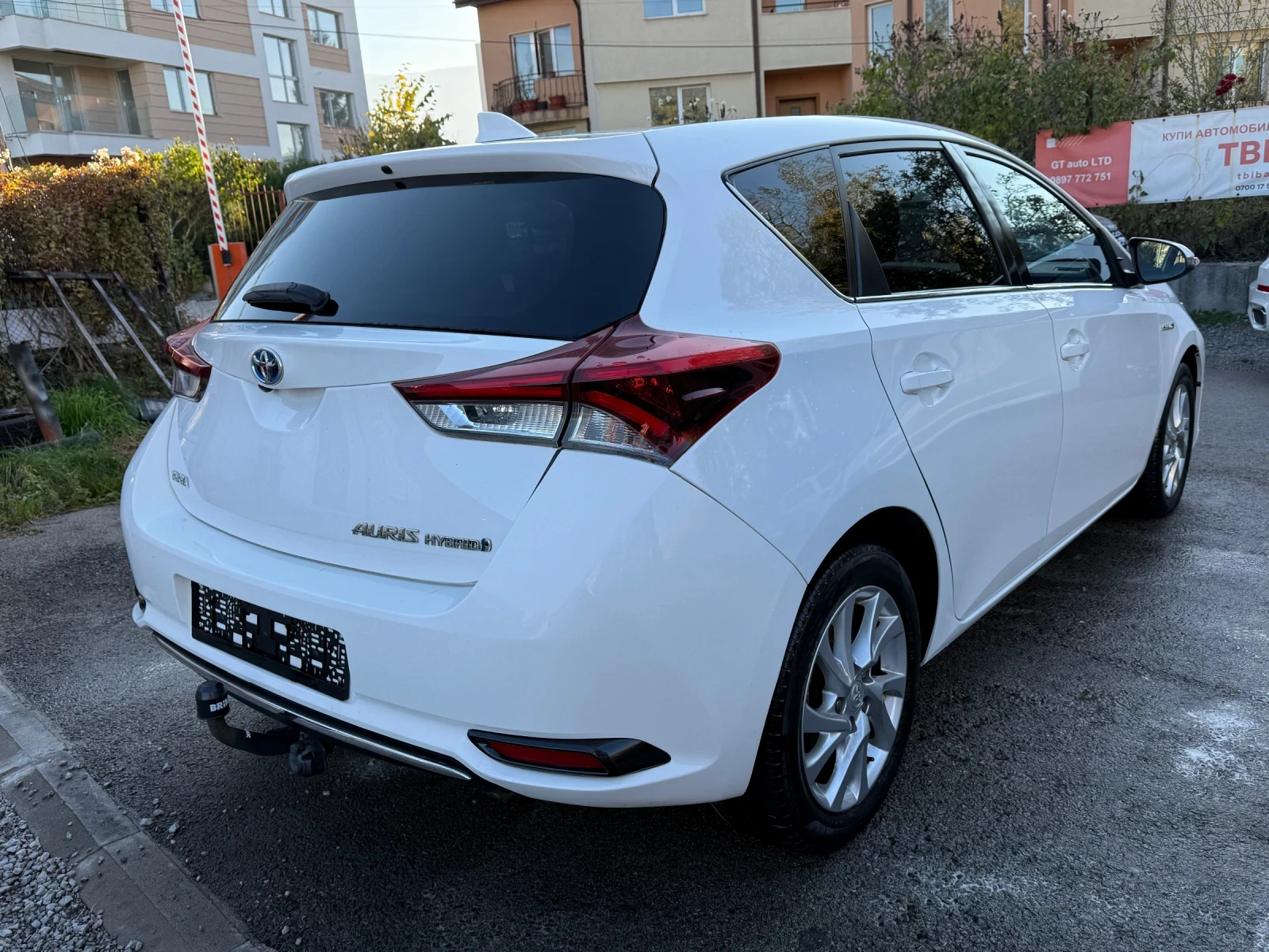 Toyota Auris Facelift 1.8i (100 кс) Hybrid e-CVT-automatic EU6 - изображение 7