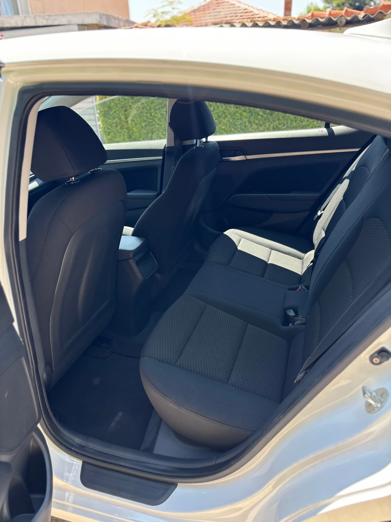 Hyundai Elantra 2.0 - изображение 8