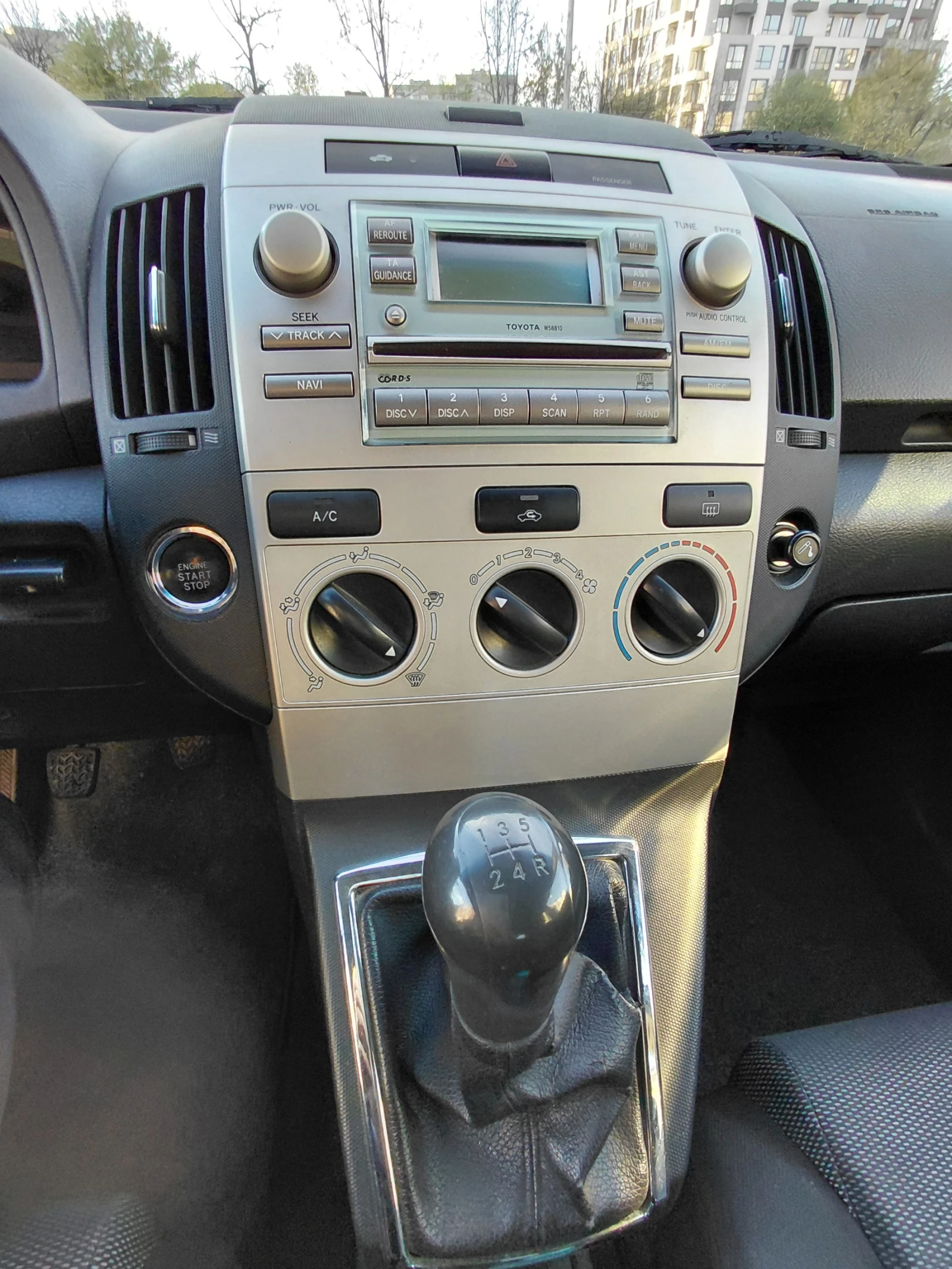 Toyota Corolla verso  - изображение 10