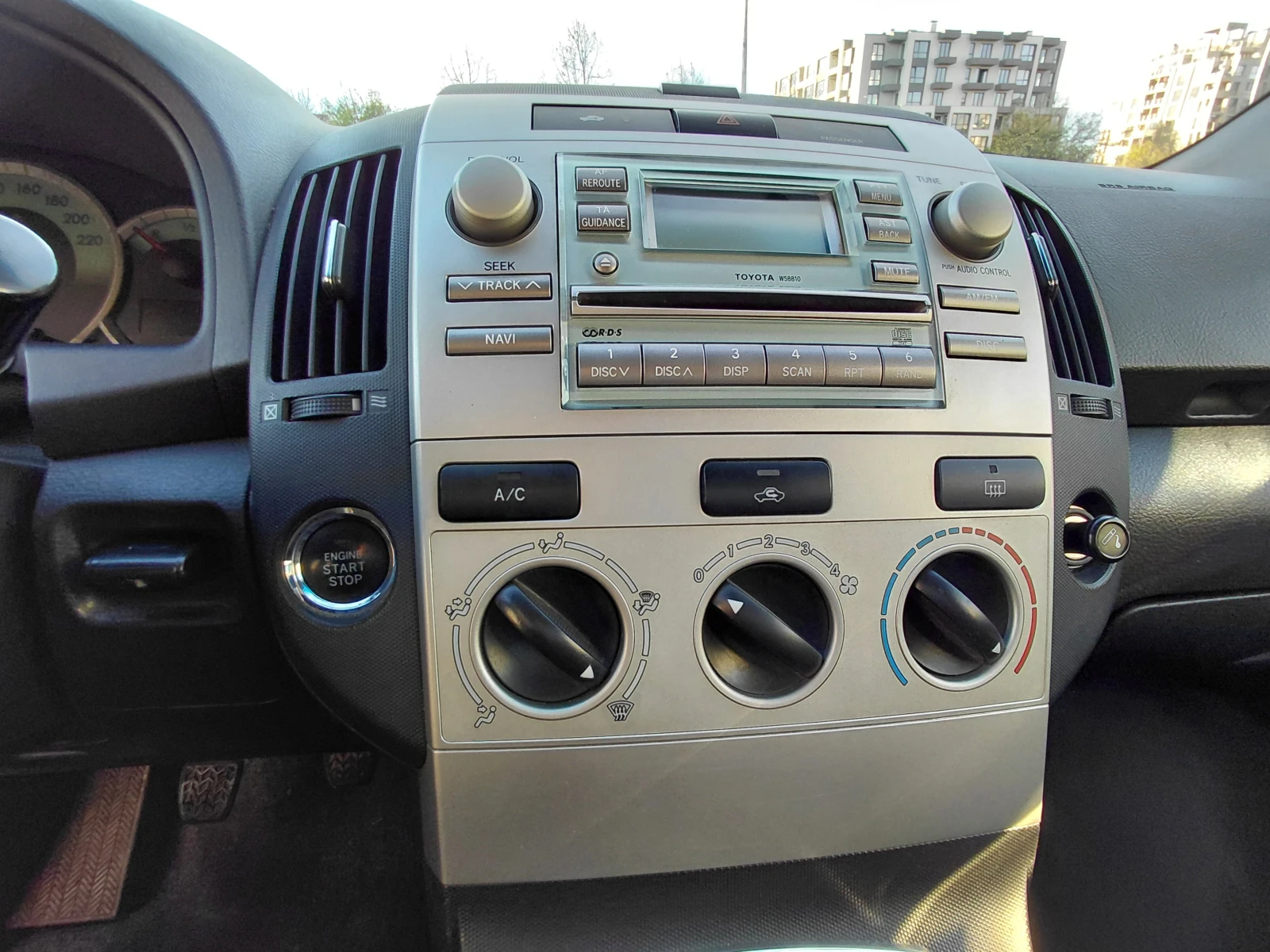 Toyota Corolla verso  - изображение 9