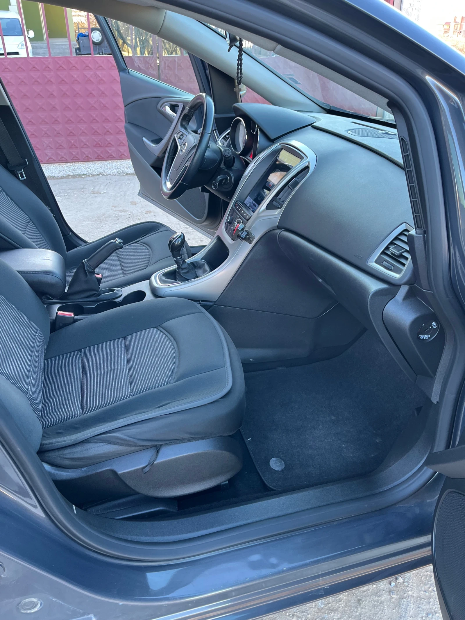 Opel Astra 1.7CDTI ПЕРФЕКТНО СЪСТОЯНИЕ - изображение 6