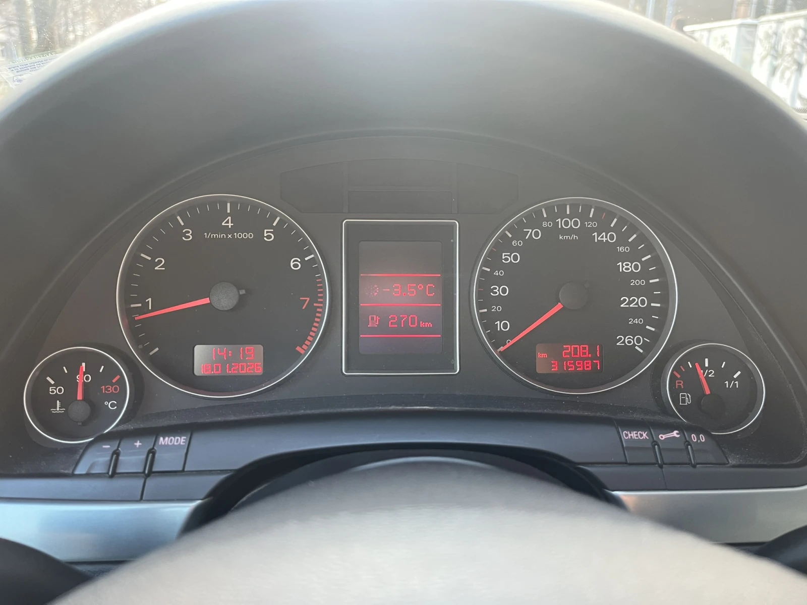 Audi A4 B7 - изображение 6