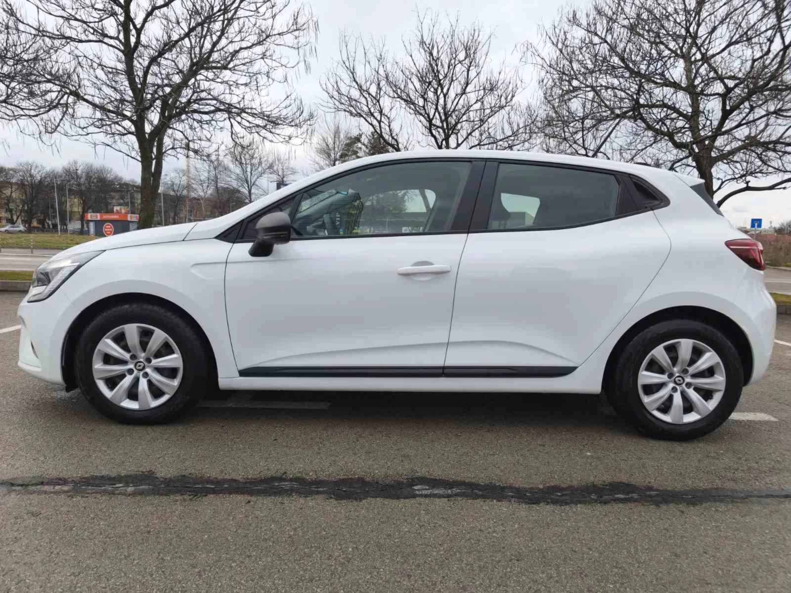 Renault Clio 1.0 TCE / Заводско LPG/ 77000 км гаранция до 09.27 - изображение 6