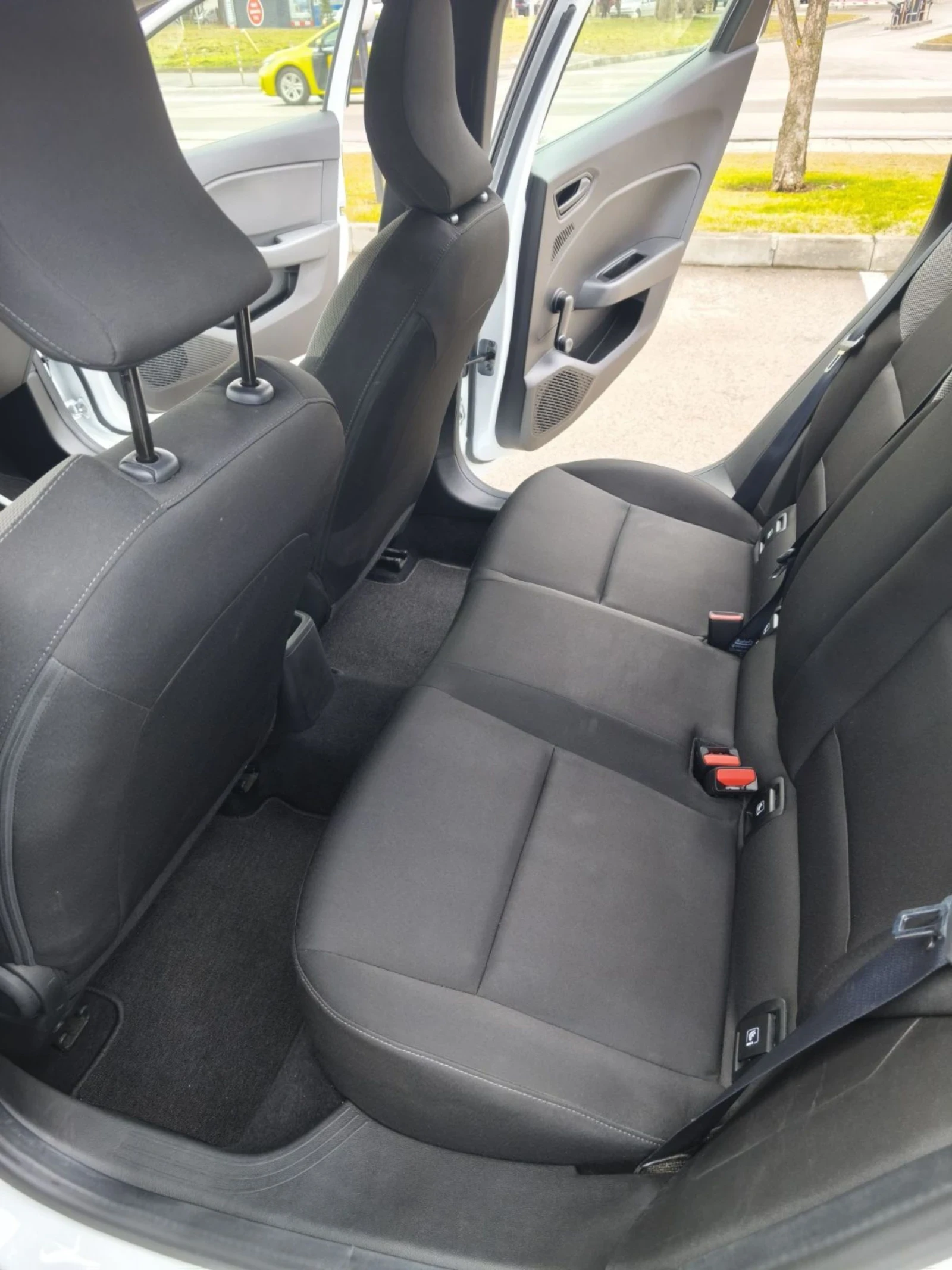 Renault Clio 1.0 TCE / Заводско LPG/ 77000 км гаранция до 09.27, снимка 12 - Автомобили и джипове - 53300297