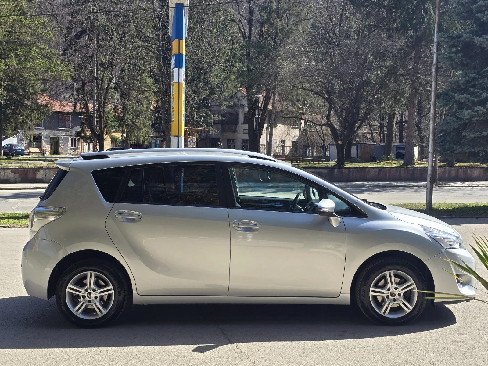 Toyota Verso 1.8i ШВЕЙЦАРИЯ , снимка 4 - Автомобили и джипове - 53865304